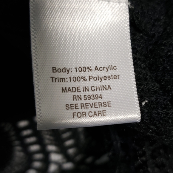 BeachLunchLounge Lightweight Sweater Size Medium - Picture 5 of 5